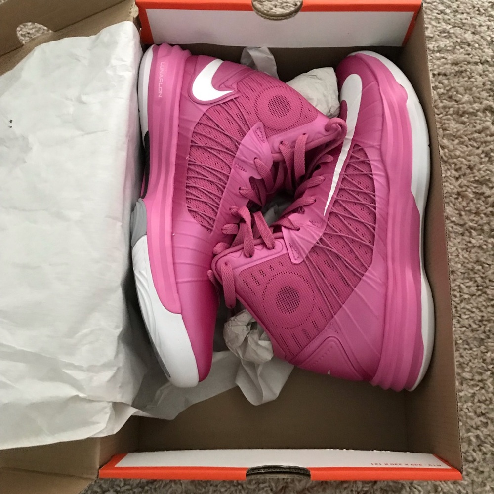 Nike Hyperdunk “Think Pink” BNIB men’s 9.5